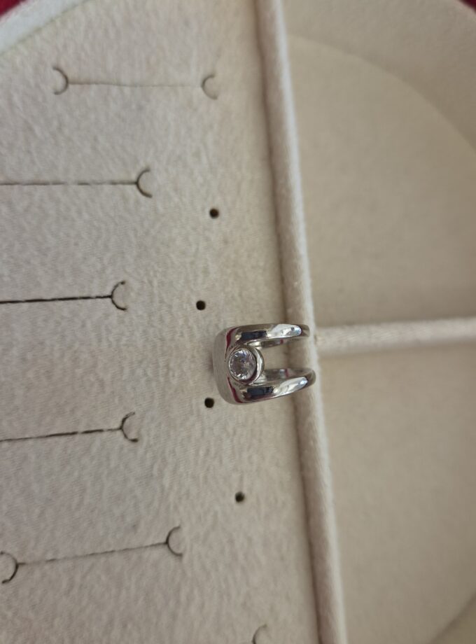 Modern Ve Sade Tek Taşlı Halka Gümüş Renk Ear Cuff