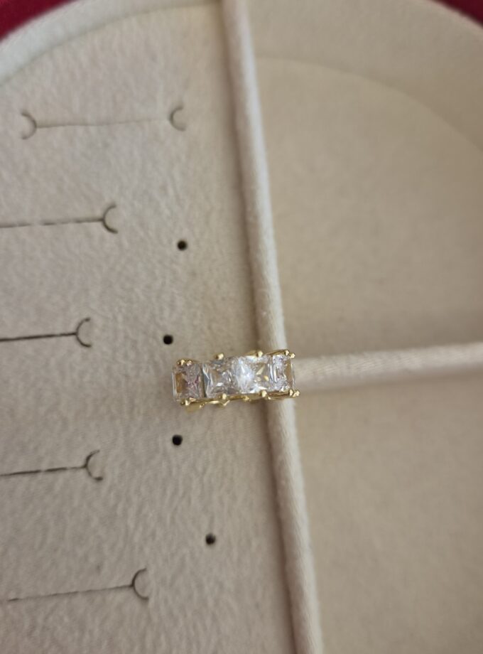 Işıltılı Kare Baget Taş Dizilimli Gold Ear Cuff